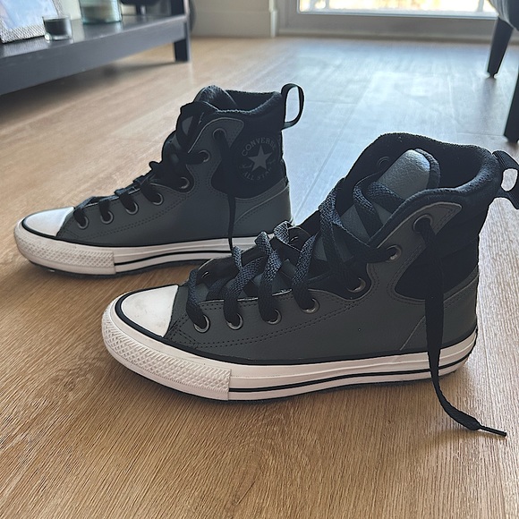 Converse High Top Winter Shoes - Picture 1 of 8
